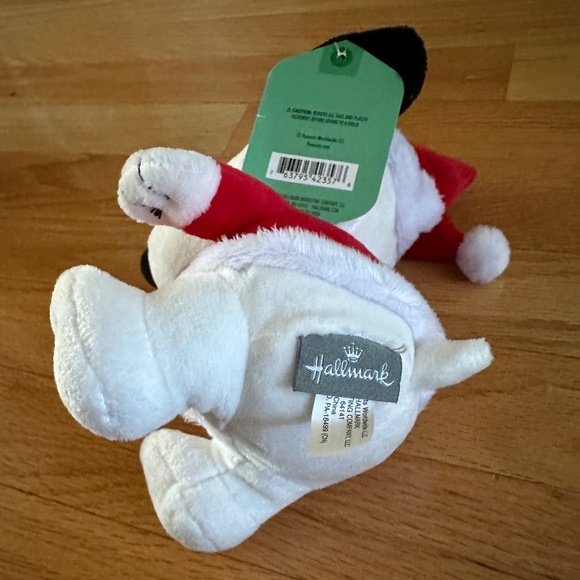 NWT Hallmark PEANUTS SNOOPY Stuffed Toy with Santa Hat and Coat - Picture 7 of 9